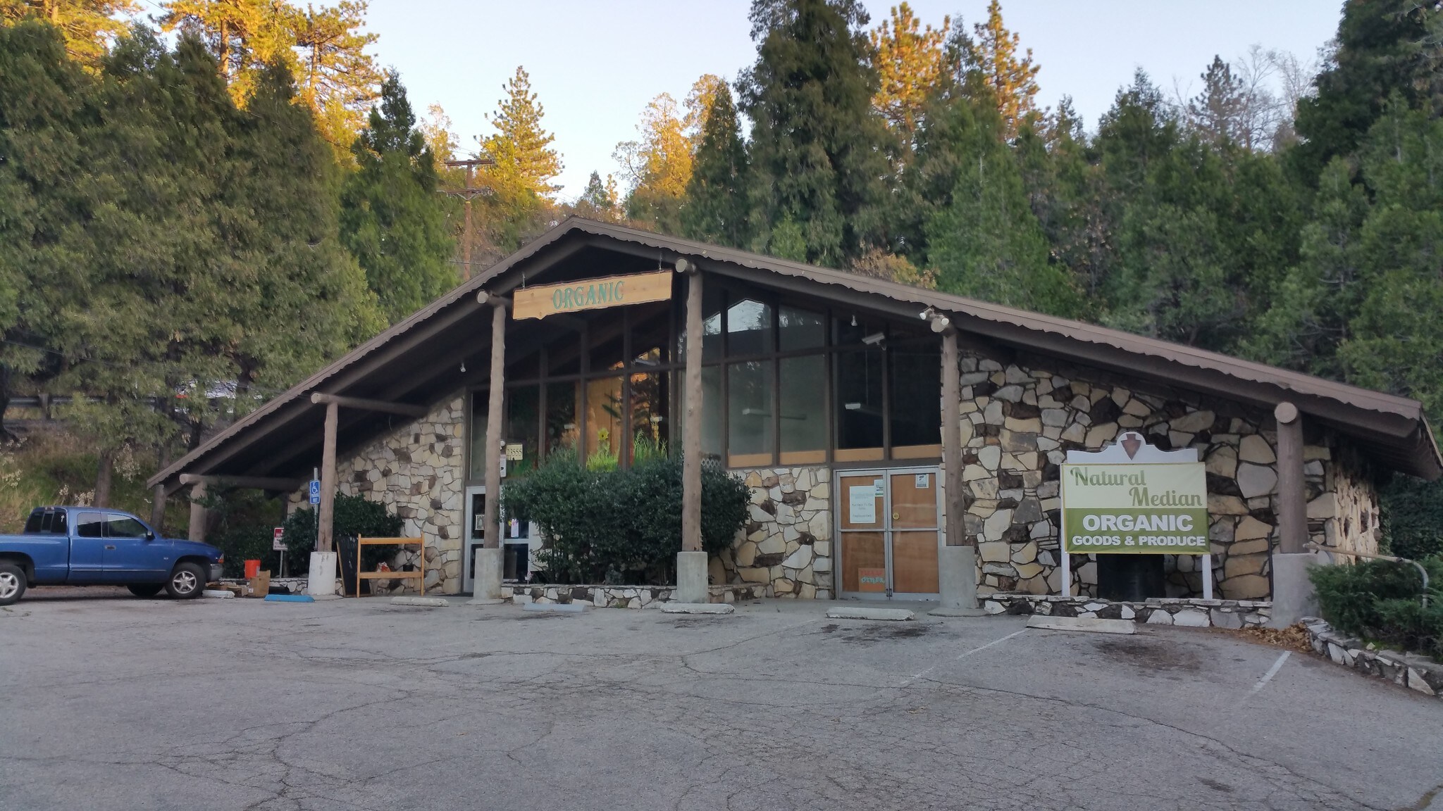 23555 Knapps Cut Off, Crestline, CA for sale Building Photo- Image 1 of 1