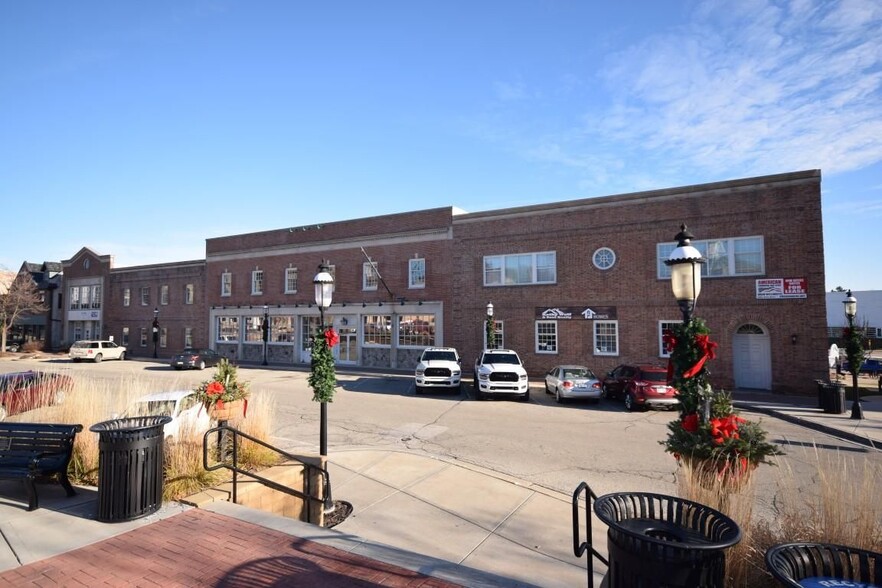 215   MAIN STREET  ZEILGLER BUILING, West Bend, WI for lease - Building Photo - Image 3 of 27