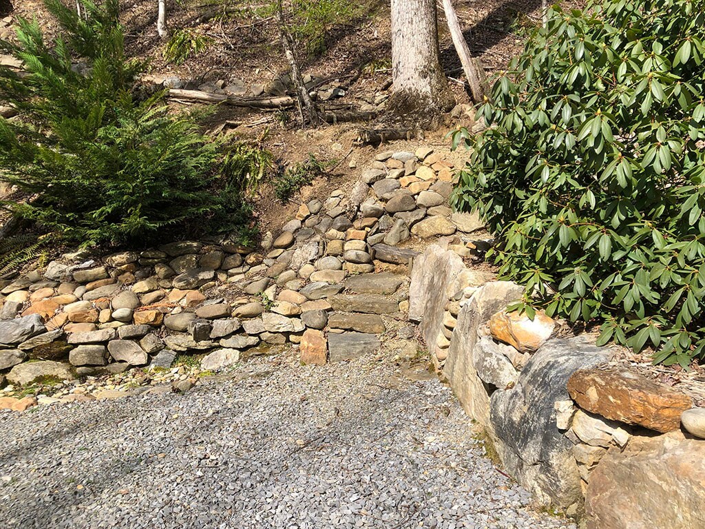 654 Rich Cove, Maggie Valley, NC 28751