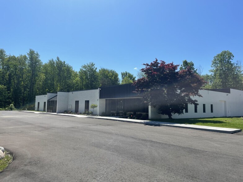 5775 Big Tree Rd, Orchard Park, NY for sale - Building Photo - Image 1 of 1