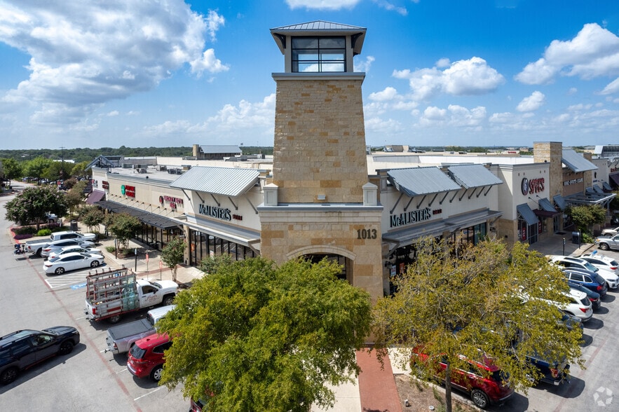 1013 W University Ave, TX 78628