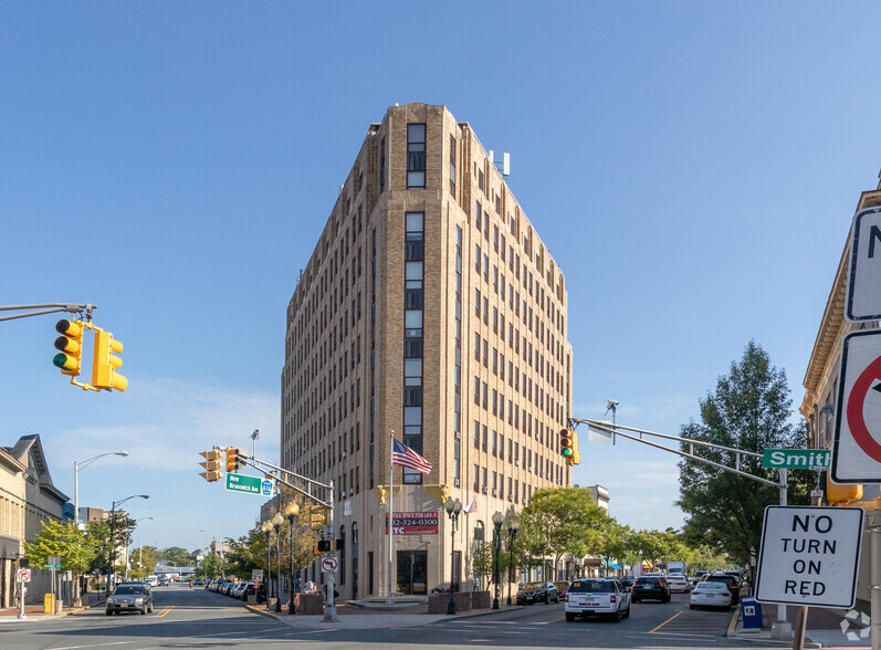 313 State St, Perth Amboy, NJ for lease - Building Photo - Image 1 of 21