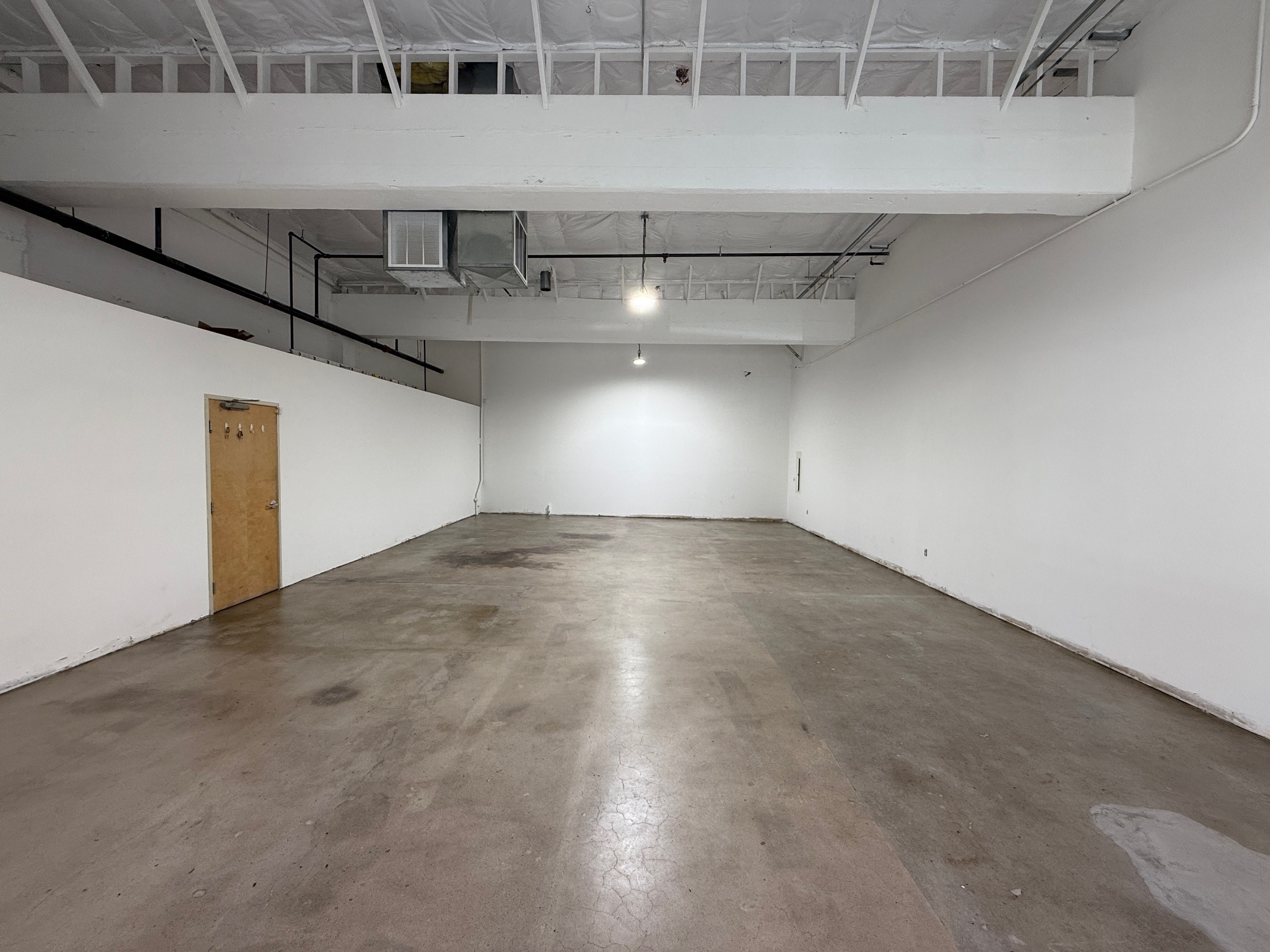 1423-1431 SE 23rd Ave, Portland, OR for sale Interior Photo- Image 1 of 2