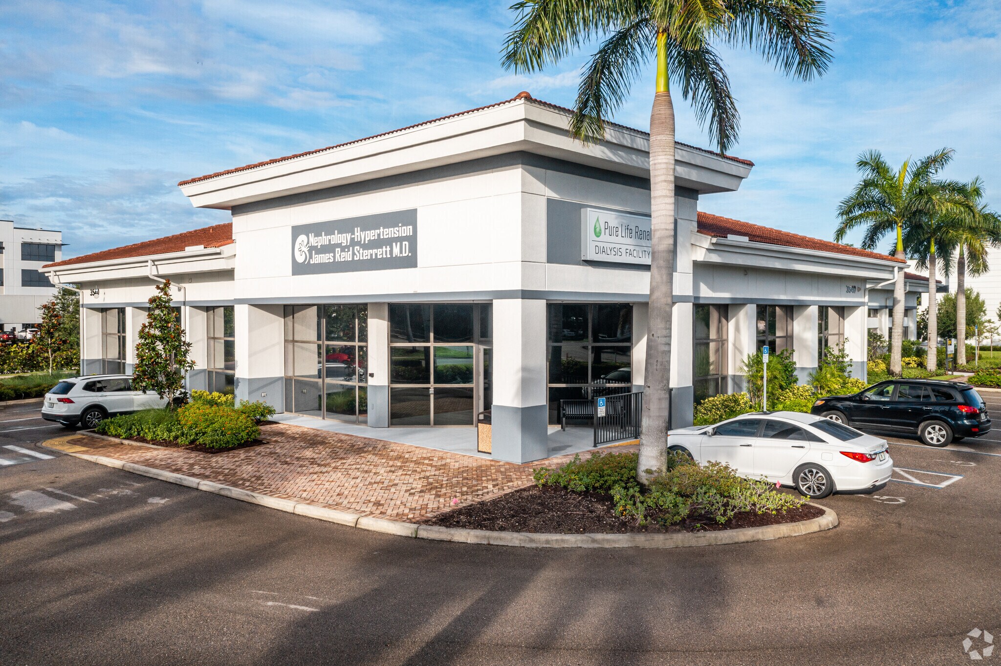 3540 Pine Ridge Rd, Naples, FL 34109