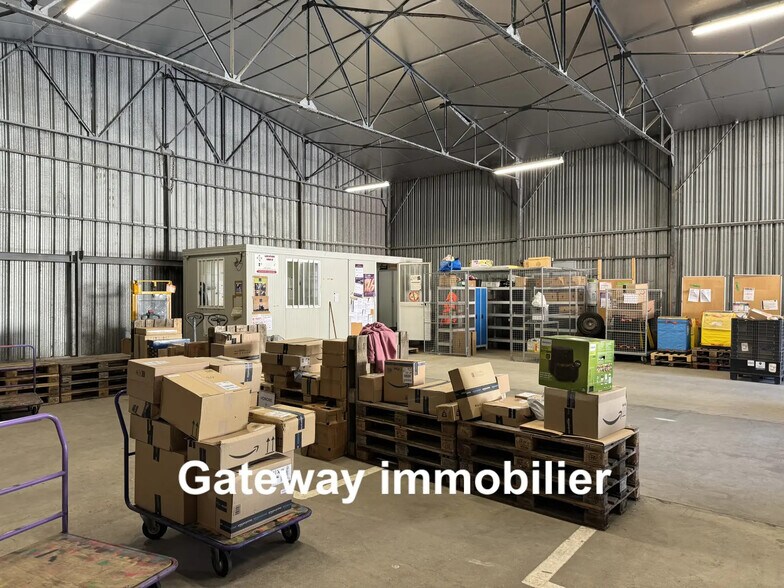 Industrial in Issoire for lease - Building Photo - Image 2 of 7