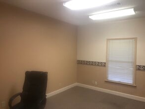 2101 Executive Park Dr, Opelika, AL for lease Interior Photo- Image 2 of 2