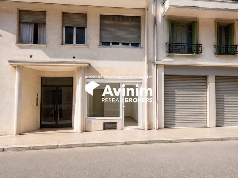 Retail in Nice for lease - Building Photo - Image 2 of 8