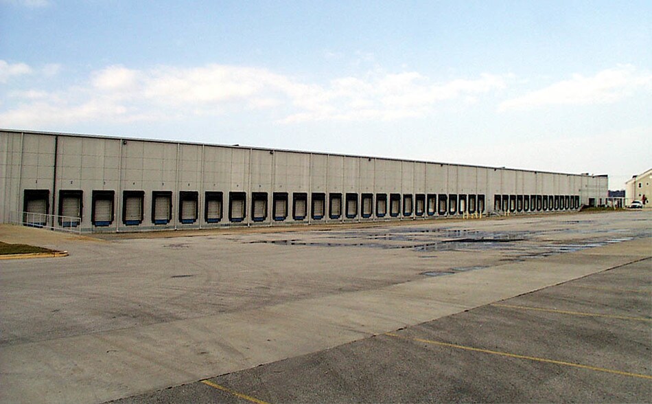 415 Axminister Dr, Fenton, MO for lease - Other - Image 2 of 17