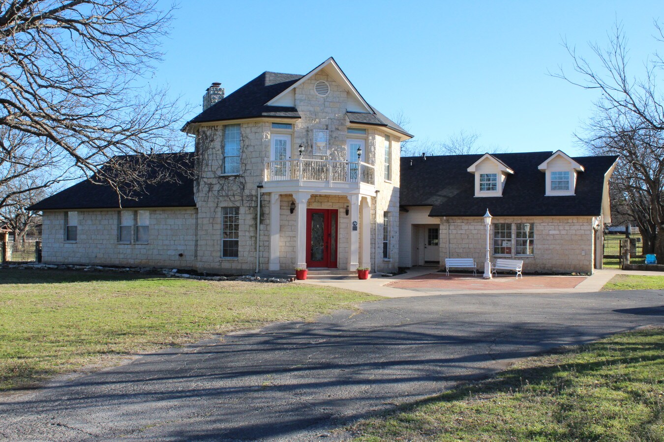 617 Averett St, Kennedale, TX 76060