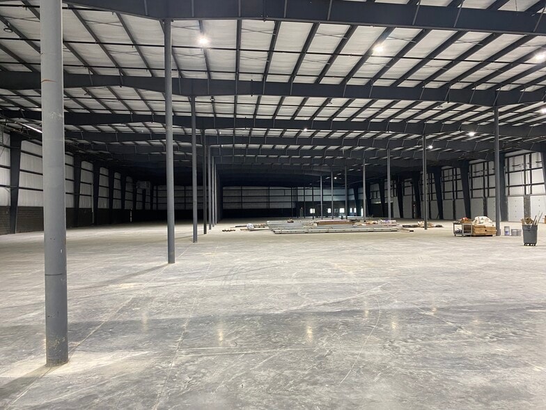 910 Post Rd, Indianapolis, IN for sale - Building Photo - Image 3 of 8