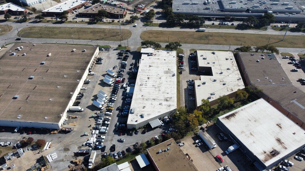 1365 Regal Row, Dallas, TX for sale - Building Photo - Image 3 of 32