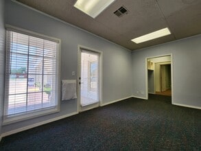 4821-4825 S Peoria Ave, Tulsa, OK for lease Interior Photo- Image 2 of 8