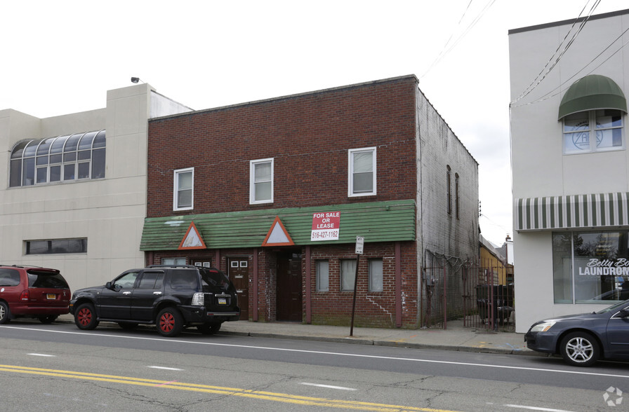 186 W Main St, Patchogue, NY for sale - Primary Photo - Image 1 of 1