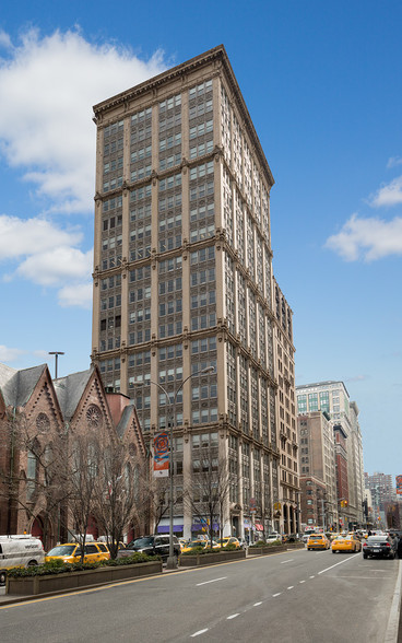 257 Park Ave S, New York, NY for lease - Building Photo - Image 2 of 8