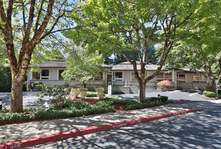 300 NE Gilman Blvd, Issaquah, WA for sale - Building Photo - Image 1 of 8