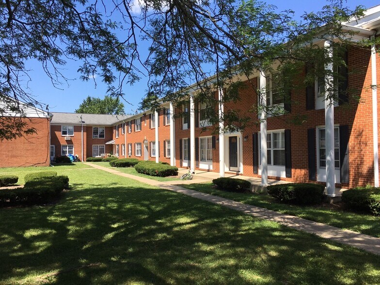 17301790 Mark Ave, Elgin, IL 60123