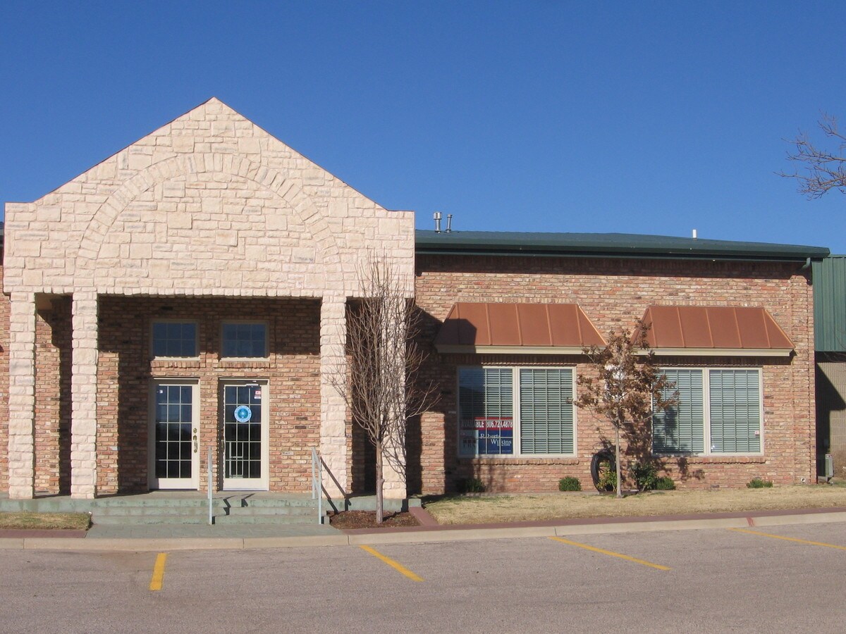 4304 Olton Rd, Plainview, TX 79072