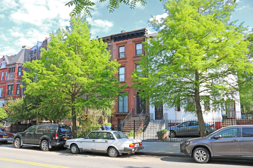 238 Gates Ave, Brooklyn, NY for sale - Building Photo - Image 1 of 1