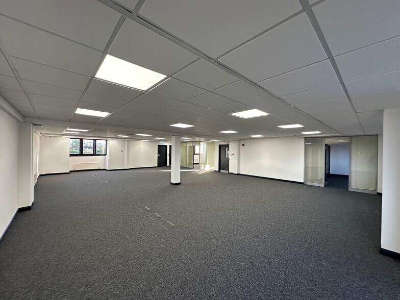 22 Station Rd, Gerrards Cross for lease - Building Photo - Image 3 of 8