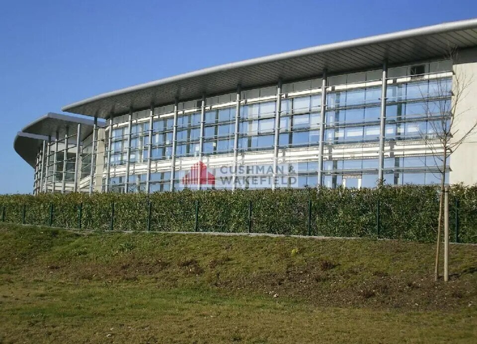 Office in Nîmes for lease Building Photo- Image 1 of 3