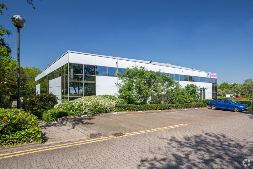 Sunrise Pky, Milton Keynes for lease - Primary Photo - Image 1 of 1