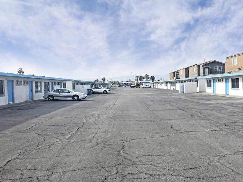 2112 N Nellis Blvd, Las Vegas, NV for sale - Building Photo - Image 1 of 1