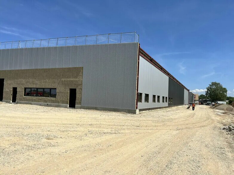 Flex in Fegersheim for sale - Building Photo - Image 2 of 12