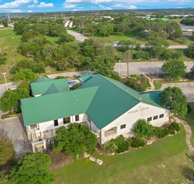 204 Gateway N, Marble Falls, TX for sale - Building Photo - Image 1 of 1