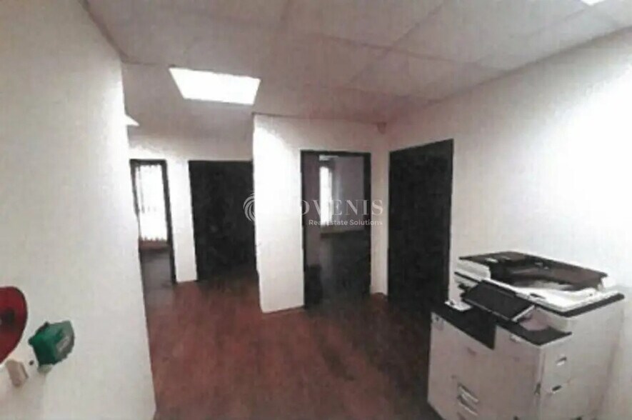 Office in Nîmes for lease - Interior Photo - Image 3 of 4