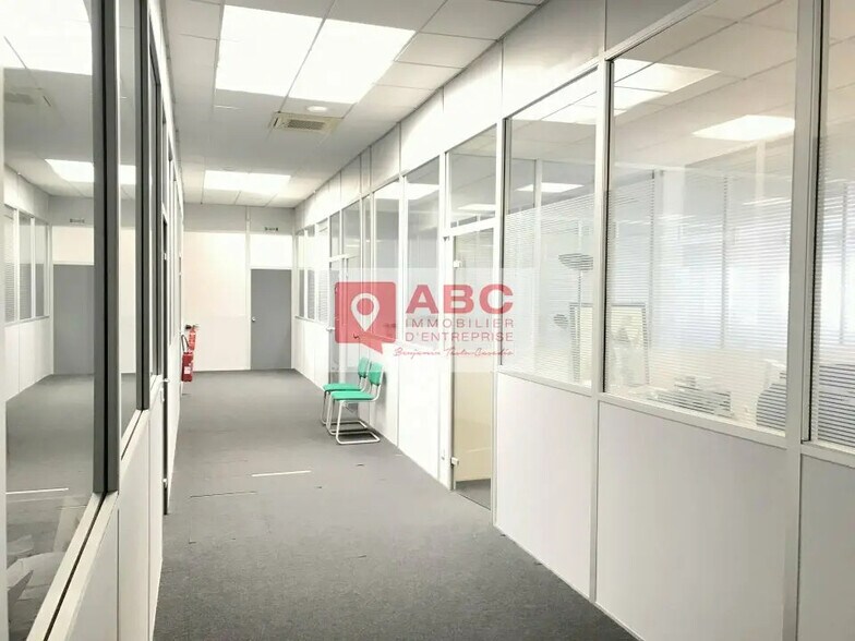 Office in Mauguio for lease - Interior Photo - Image 2 of 6