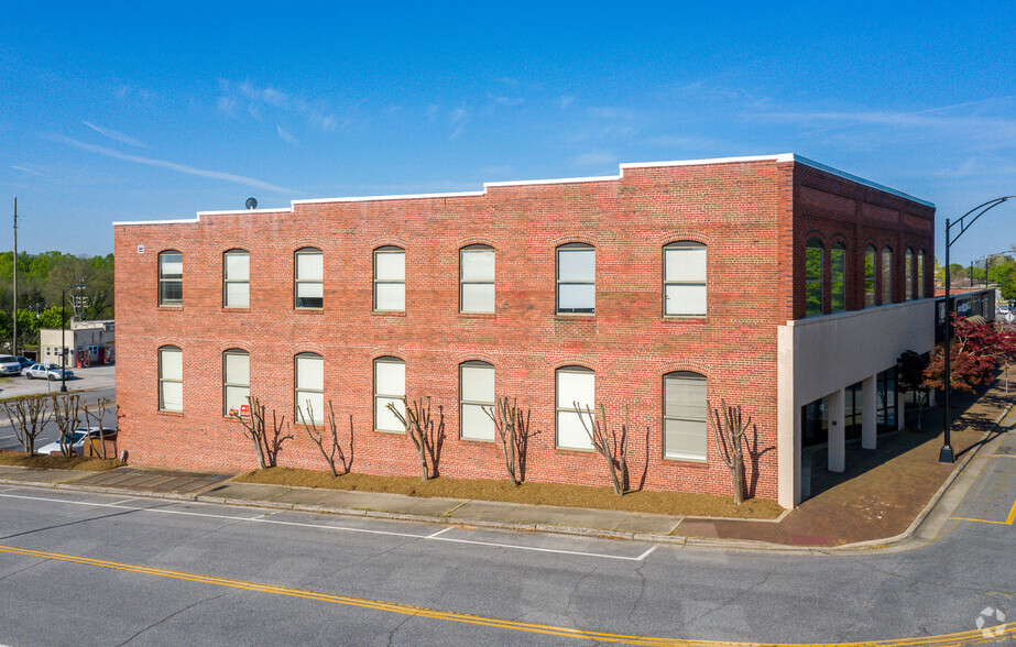 117 Government Ave SW, Hickory, NC for sale - Primary Photo - Image 1 of 1