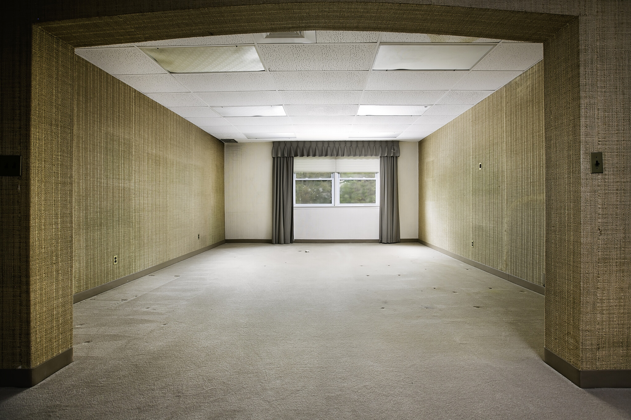 14 Vanderventer Ave, Port Washington, NY for lease Interior Photo- Image 1 of 1