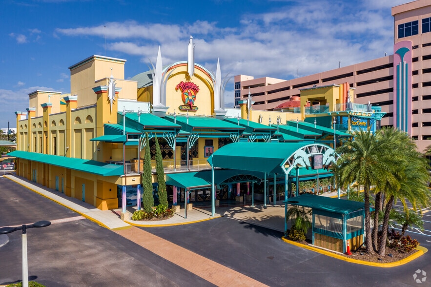 8102 International Dr, Orlando, FL for sale - Primary Photo - Image 2 of 6