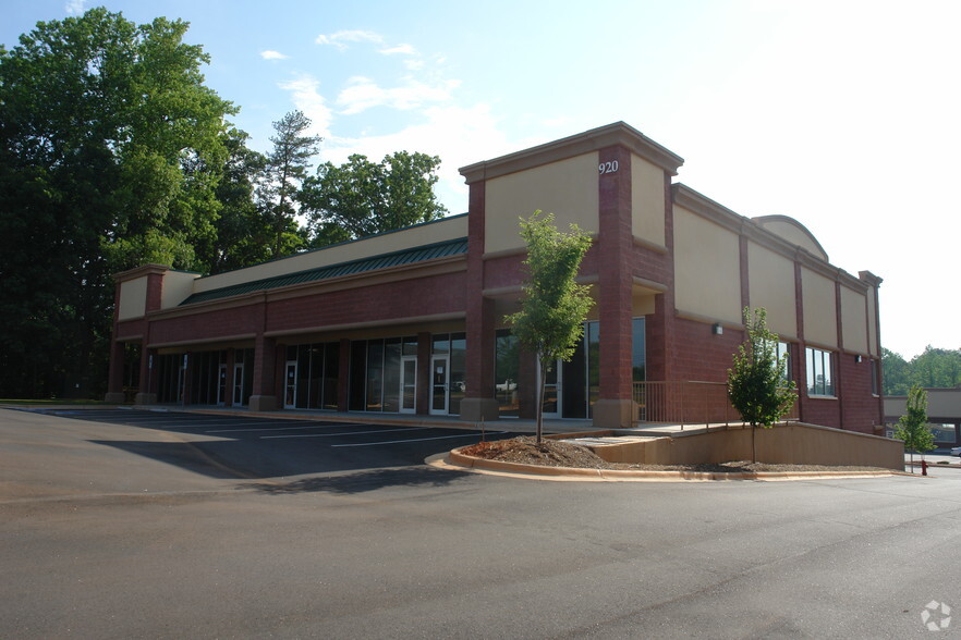 920 Cox Rd, Gastonia, NC for lease - Primary Photo - Image 1 of 3