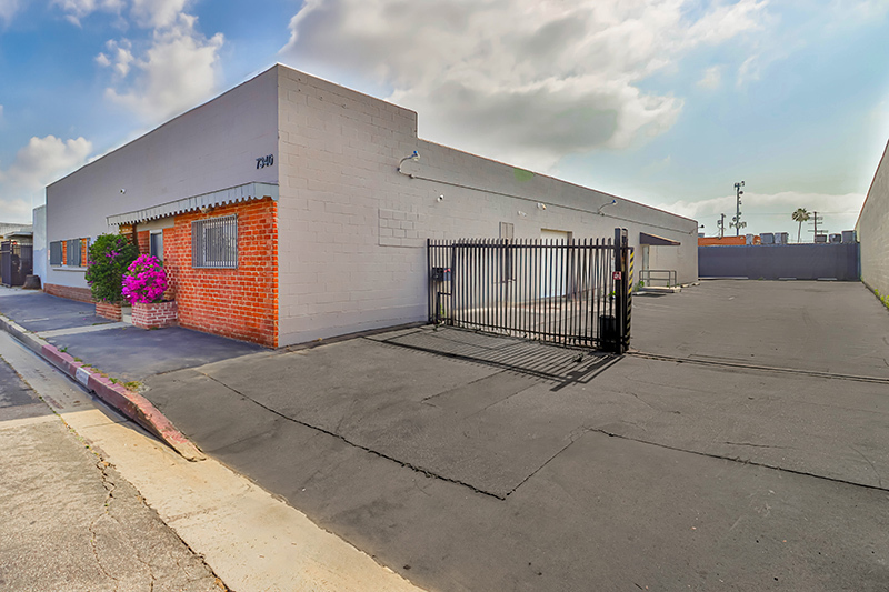 7340 Fulton Ave, North Hollywood, CA for lease Building Photo- Image 1 of 17