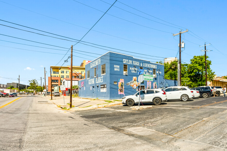 109 W Grayson St, San Antonio, TX for lease - Building Photo - Image 1 of 4