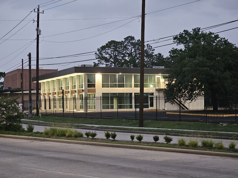 8845 Long Point Rd, Houston, TX for lease - Building Photo - Image 3 of 20