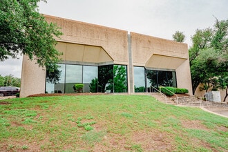 2020 Rutland Dr, Austin, TX for lease Building Photo- Image 2 of 4