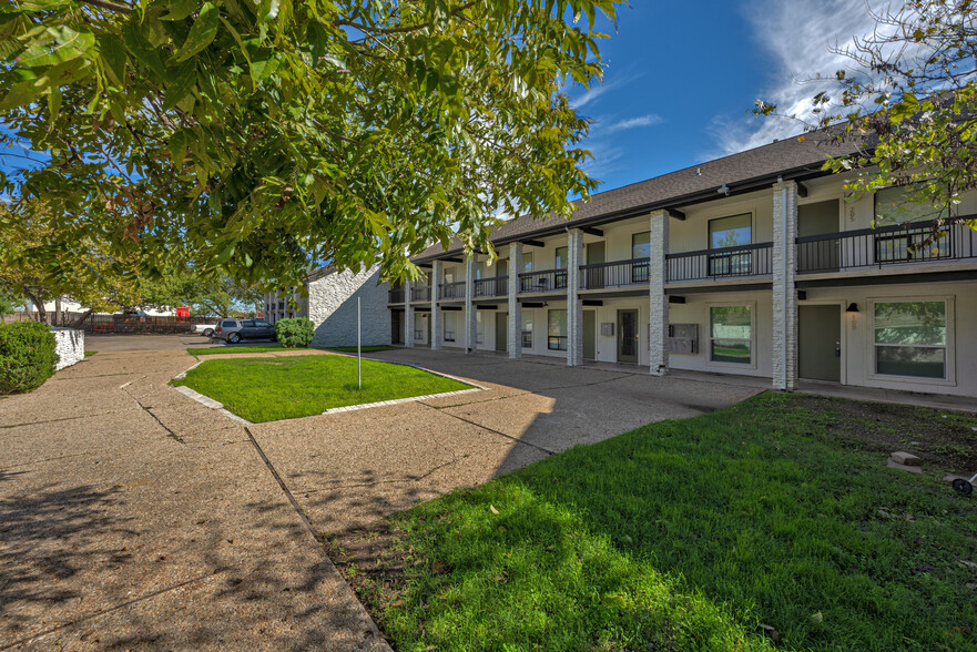 1614 Wheless Ln, Austin, TX for sale - Building Photo - Image 1 of 11