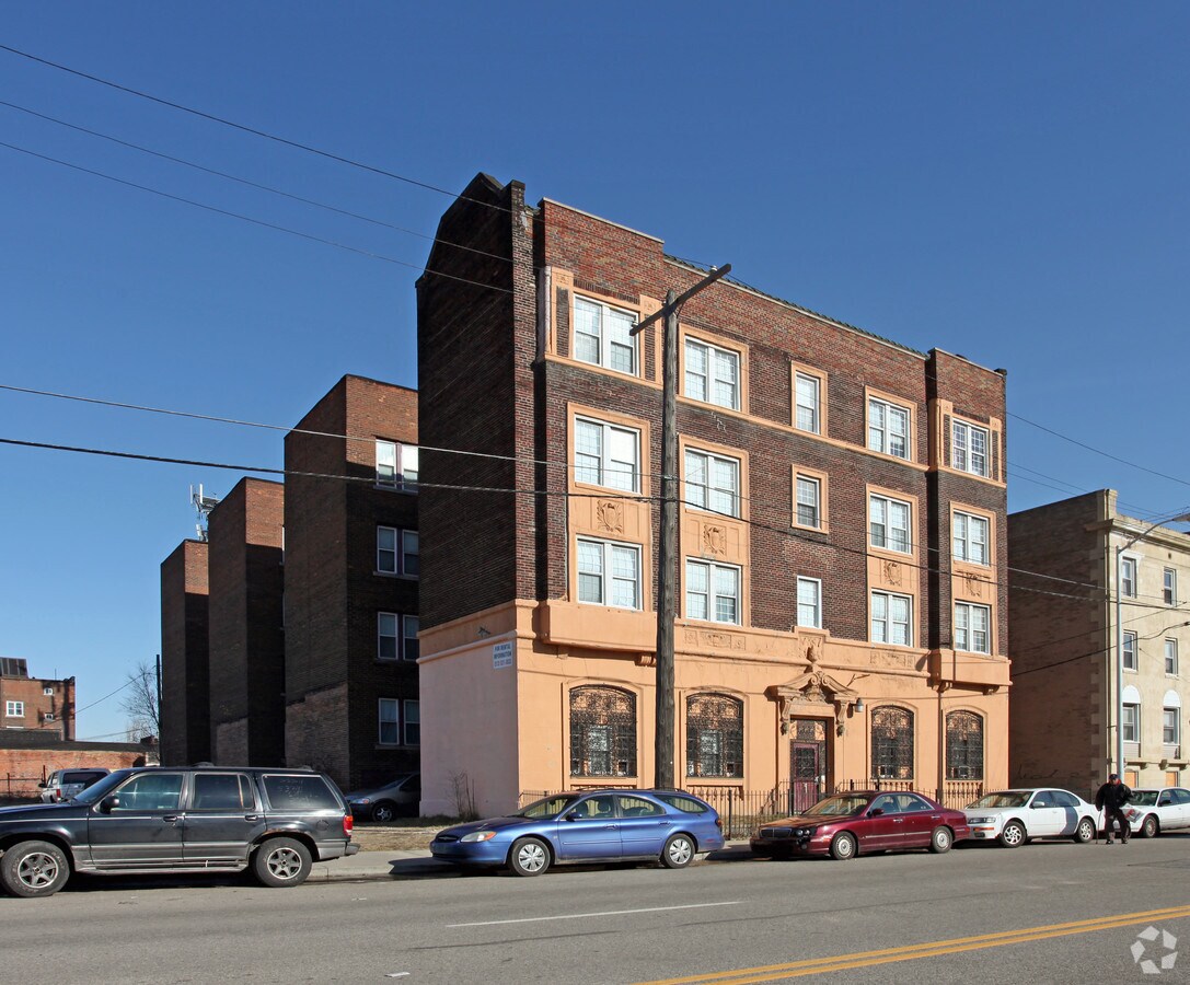 686 Selden St, Detroit, MI 48201 Property Record