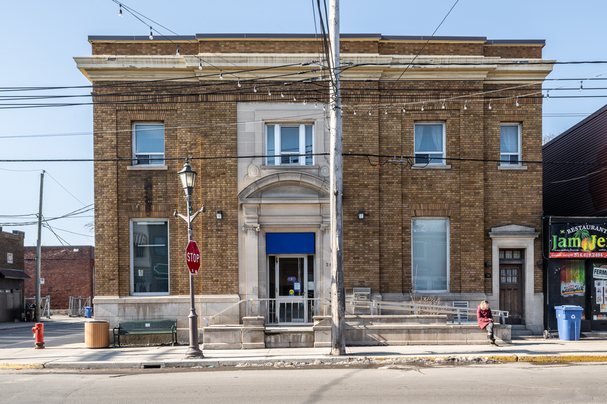 26-28 Av Westminster N, Montréal-Ouest, QC for sale - Primary Photo - Image 1 of 1