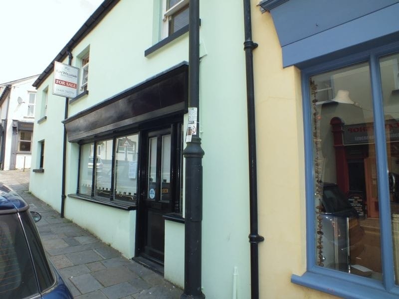 73 Broad St, Blaenavon for sale Primary Photo- Image 1 of 1