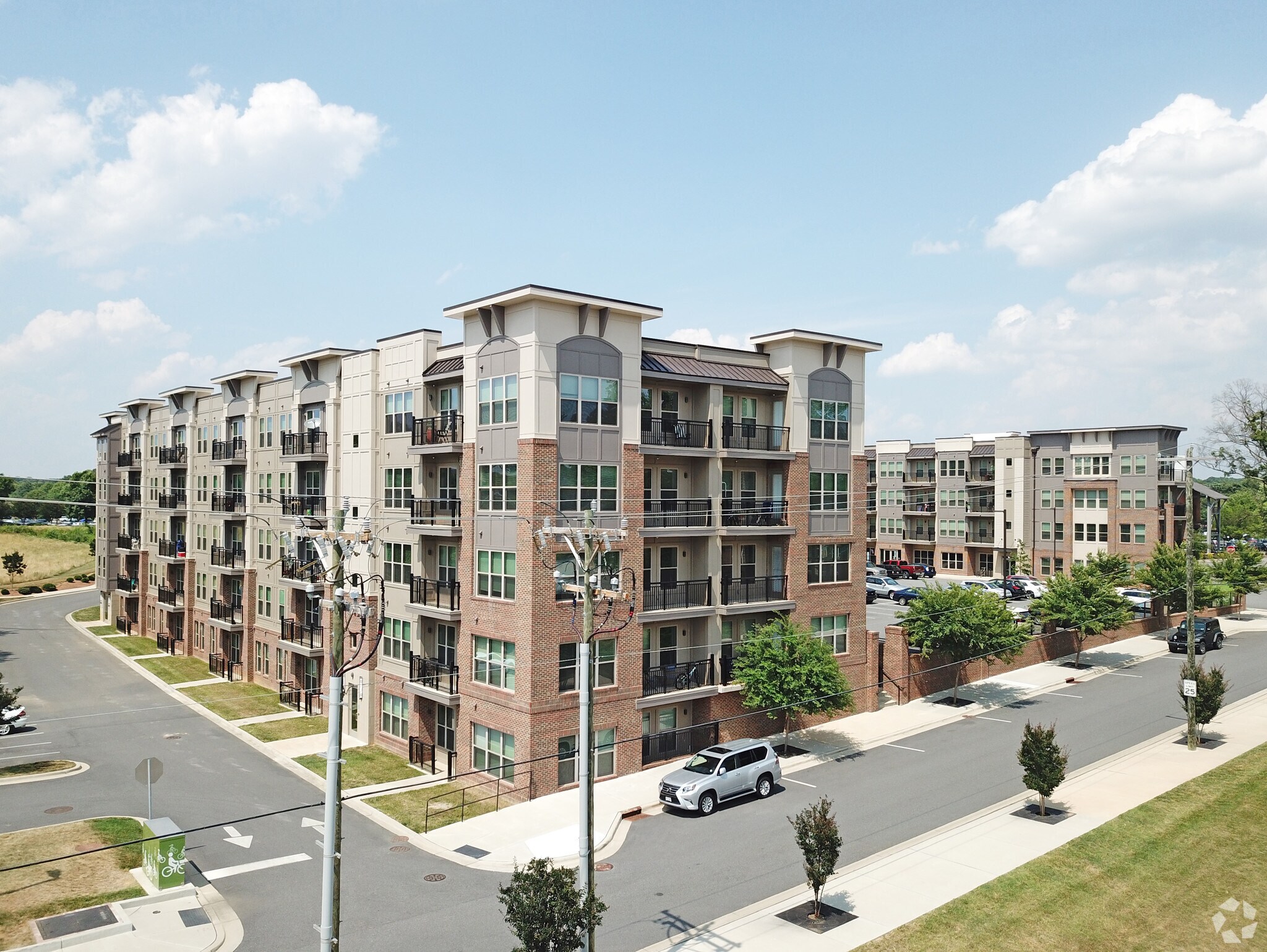 605 Jetton St, Davidson, NC for sale Primary Photo- Image 1 of 1