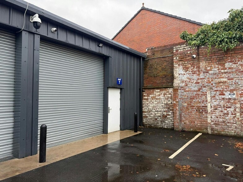 7 Clegge St, Warrington for lease - Building Photo - Image 1 of 5