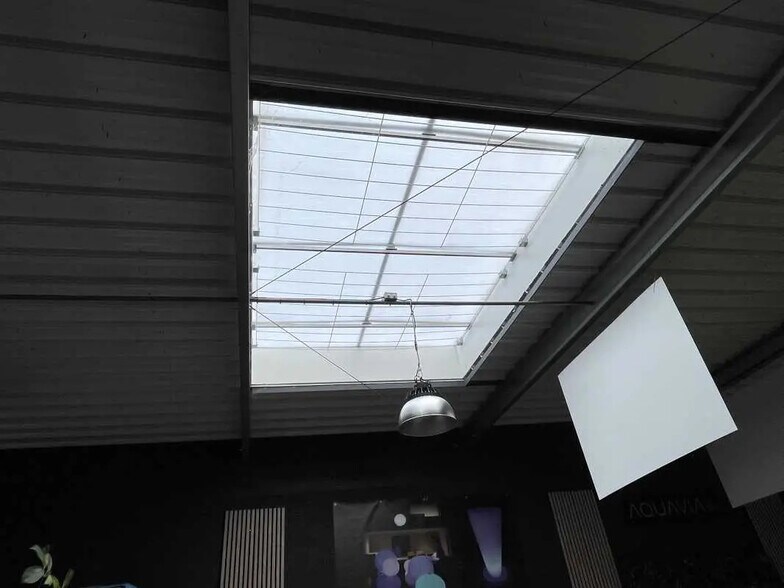 Retail in Bresles for lease - Interior Photo - Image 3 of 3