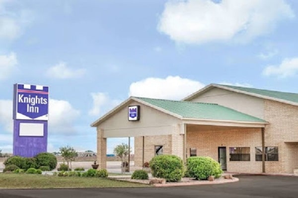 902 N Highway 84, Slaton, TX for sale - Building Photo - Image 1 of 1