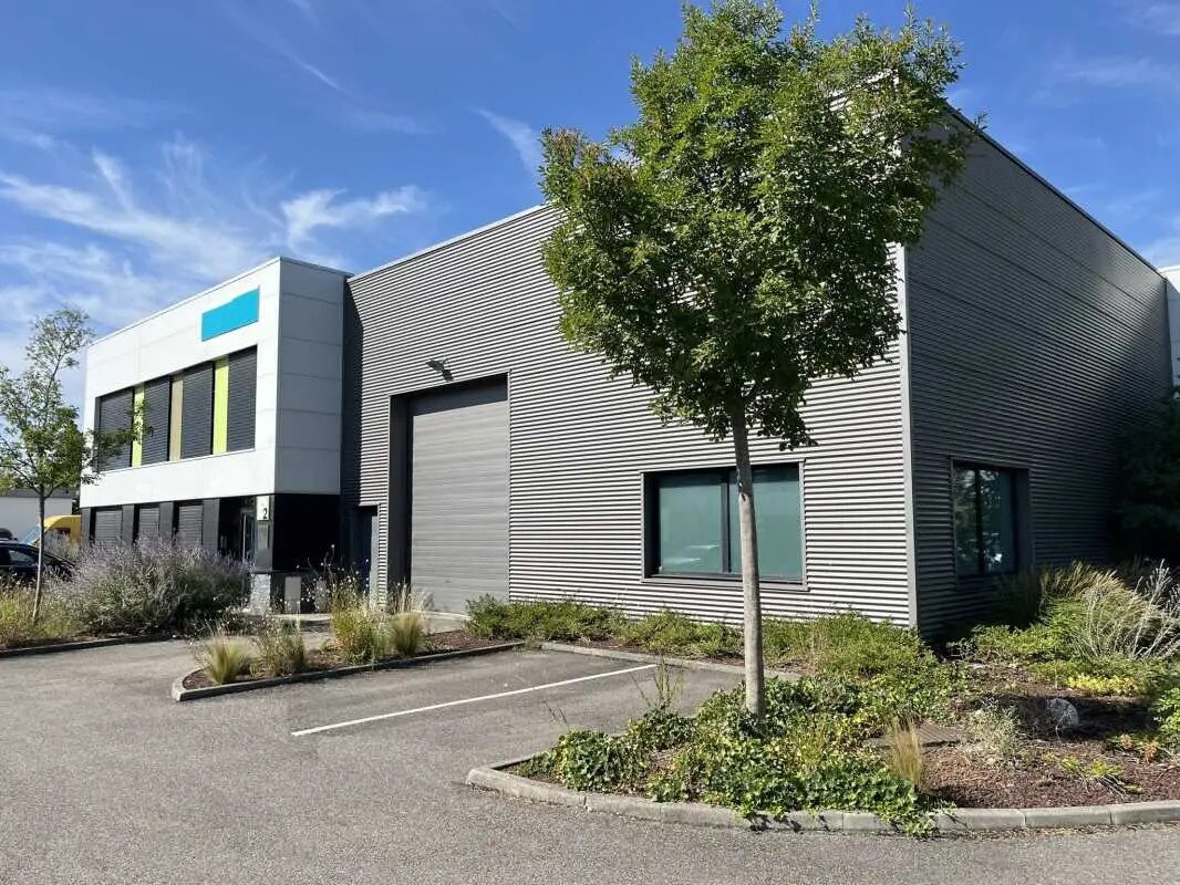 105 Rue Alexandre Dumas, Vaulx-en-Velin for lease Building Photo- Image 1 of 25