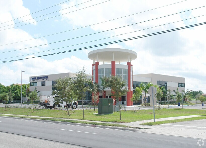 10900 SW 88th St, Miami, FL for sale - Building Photo - Image 2 of 8