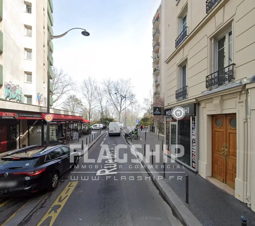Retail in Paris for lease Building Photo- Image 1 of 4