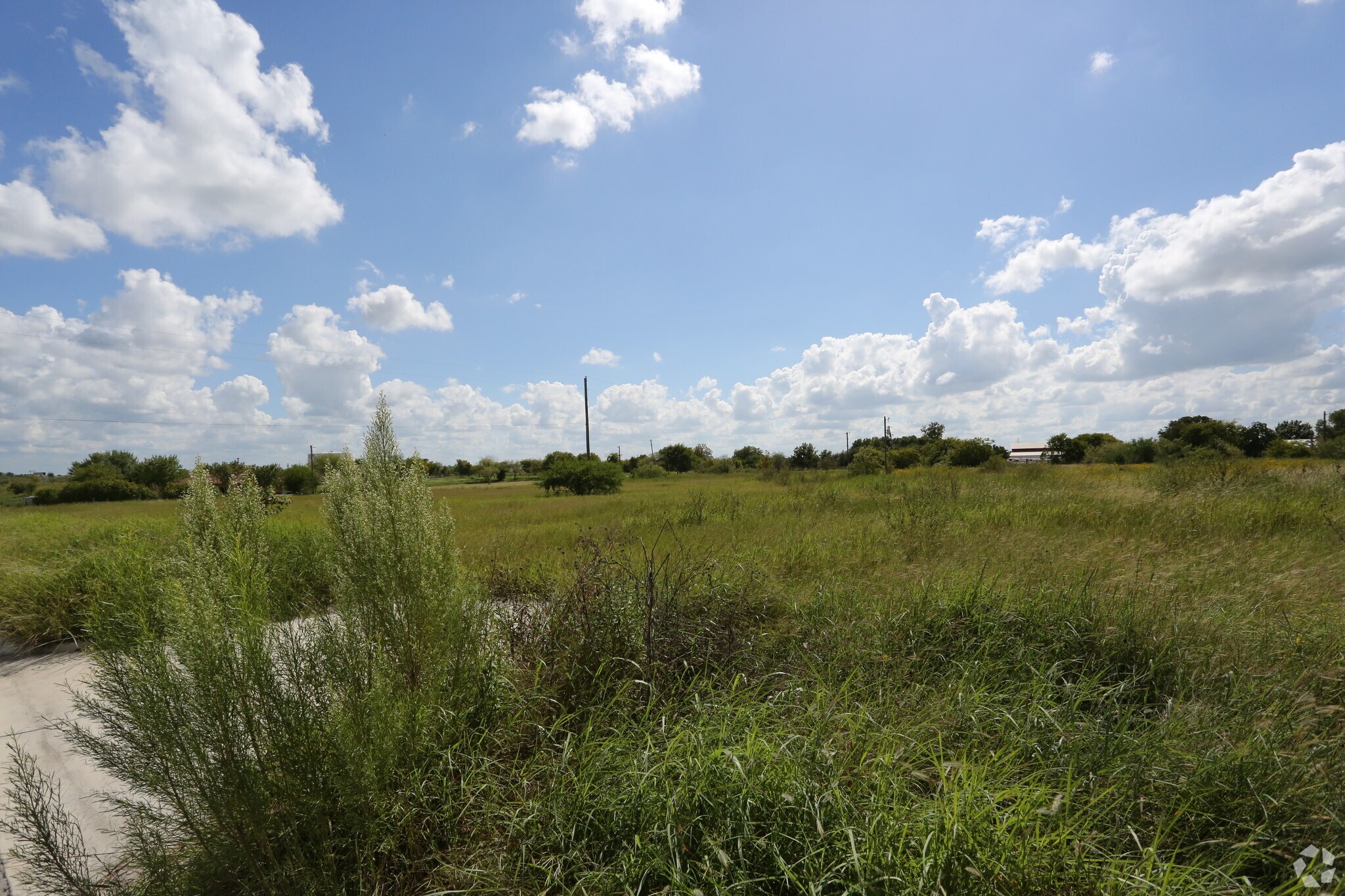 305 El Camino Way, San Marcos, TX for sale Primary Photo- Image 1 of 1